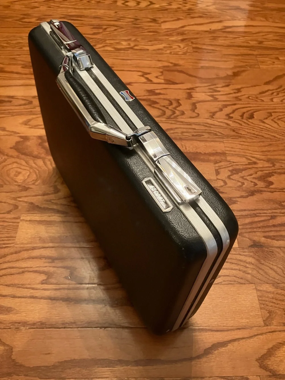 Vintage American Tourister Escort Hardshell Briefcase Black Case w Keys